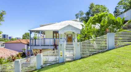 18 Highview Terrace St Lucia , QLD 4067 AUS