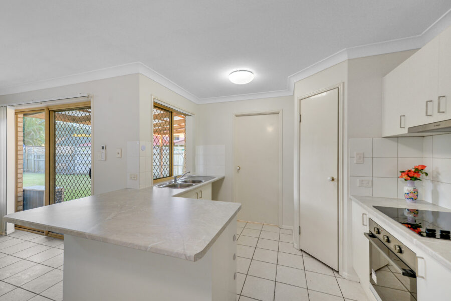 3 Anatini Place Forest Lake , QLD 4078 AUS