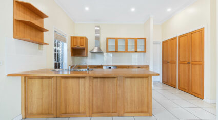 2 Bielby Road Kenmore Hills , QLD 4069 AUS